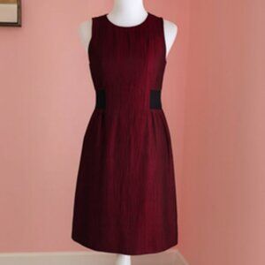 Elegant Sleeveless Burgundy Midi Dress